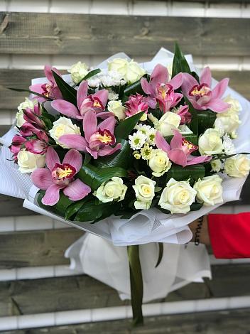 Букет цветов из: Розы и Хризантемы в Дудинке