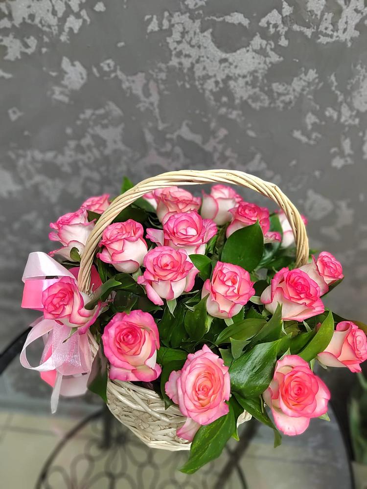 Цветочная композиция из Розы в корзине в Дудинке