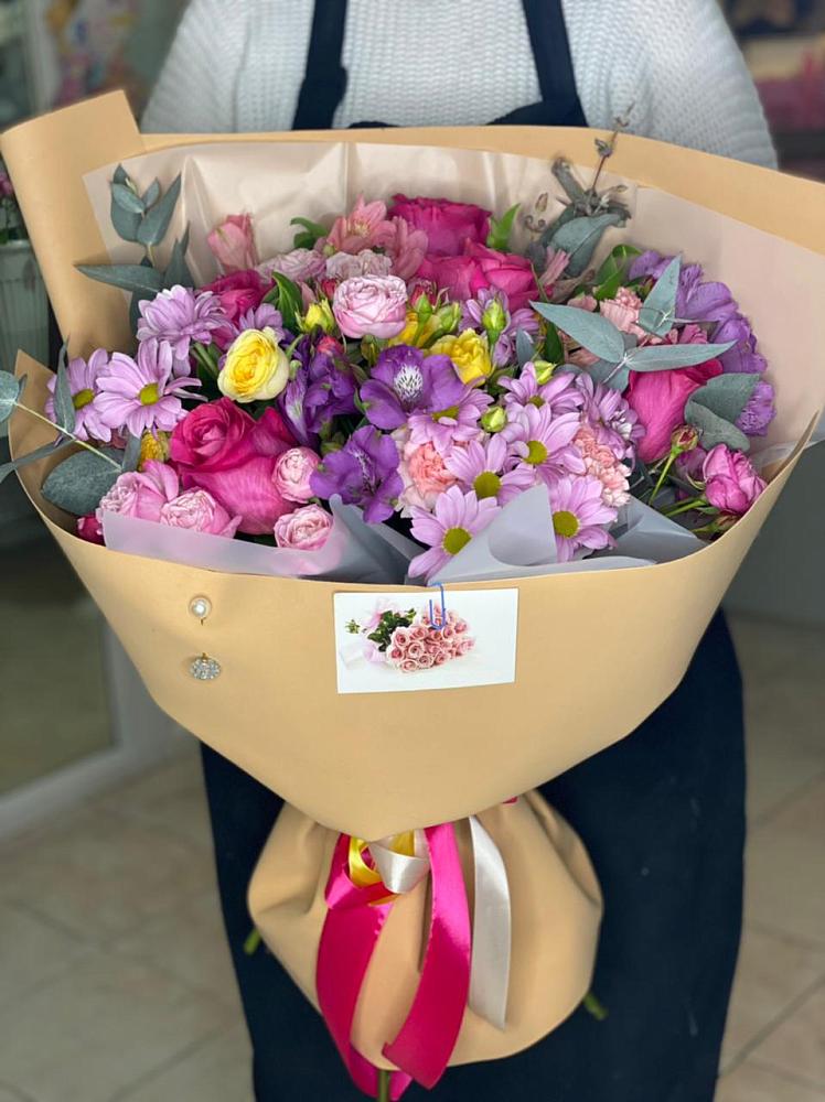 Букет цветов из: Хризантемы, Гвоздики и Альстромерии в Дудинке