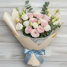 Букет цветов из:  Лизиантусы в Дудинке