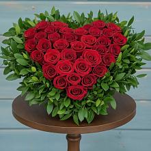 Цветочная композиция из Розы в виде сердца в Дудинке