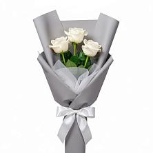 Букет 3 белые розы в Дудинке