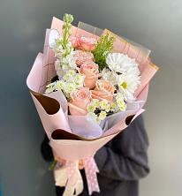 Букет цветов из:  Хризантемы и Розы в Дудинке
