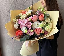 Букет цветов из:  Розы, Лизиантусы и Гвоздики #REPLACE_PRED# Дудинке