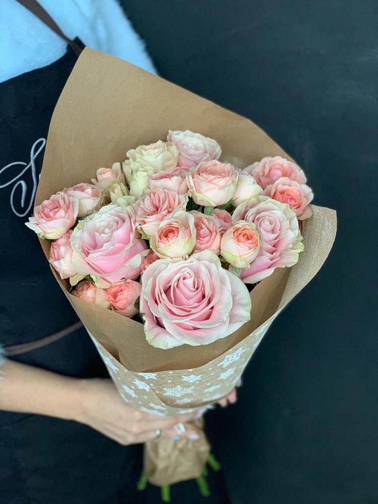 Букет цветов из: Хризантемы и Розы в Дудинке