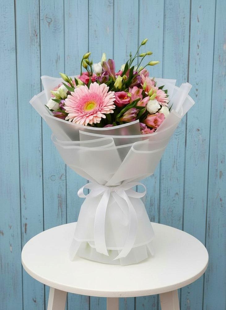 Букет цветов из: Герберы, Альстромерии и Лизиантусы в Дудинке