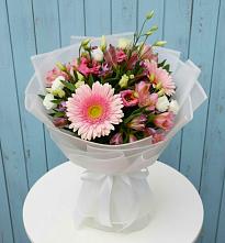 Букет цветов из:  Герберы, Альстромерии и Лизиантусы в Дудинке