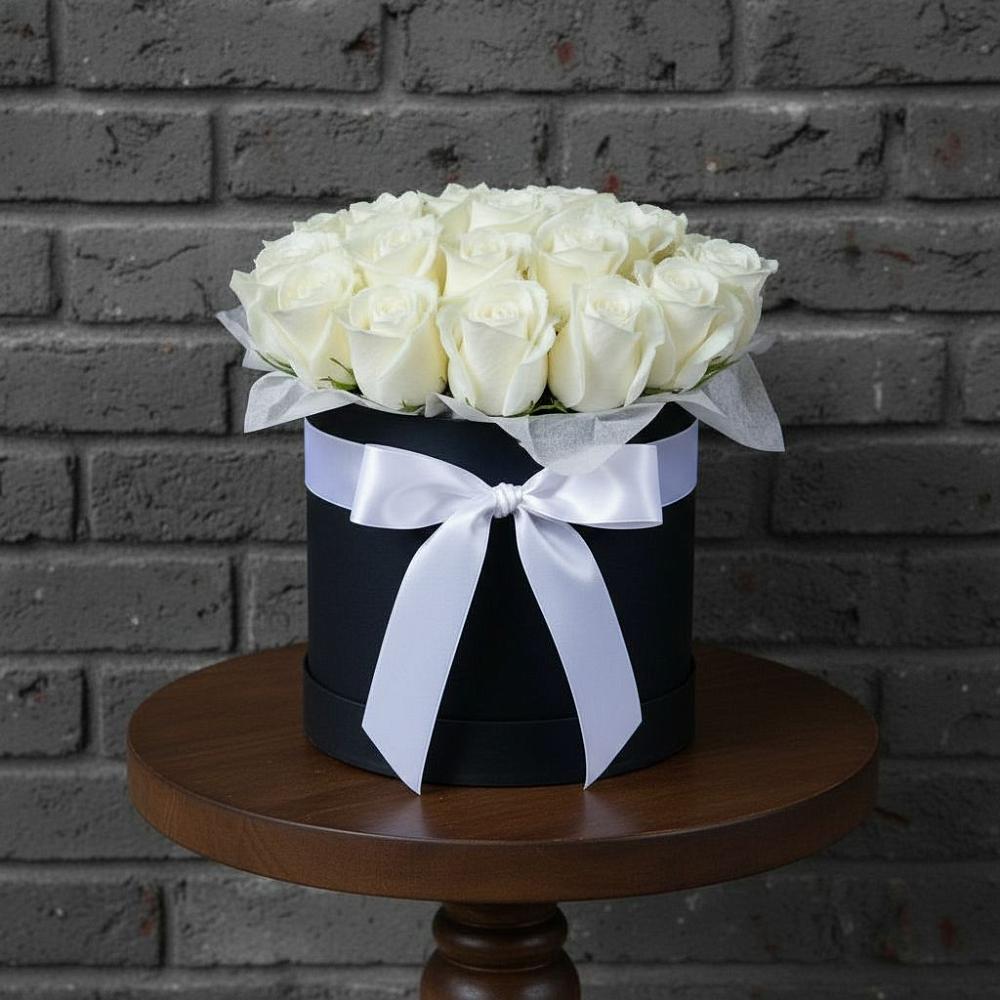 Цветочная композиция из Розы в шляпной коробке в Дудинке