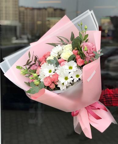 Букет цветов из: Розы, Лизиантусы и Хризантемы в Дудинке