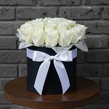 Цветочная композиция из Розы в шляпной коробке в Дудинке