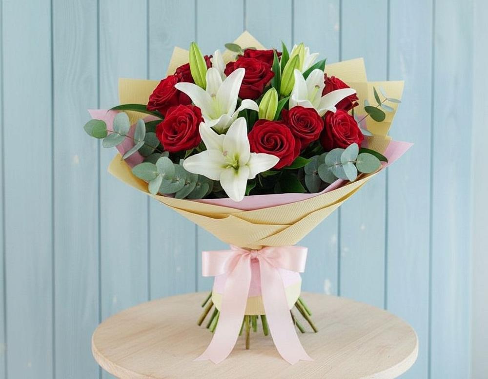 Букет цветов из: Лилии и Розы в Дудинке
